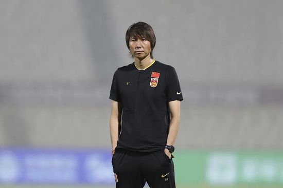 美女胸18以下禁止观看